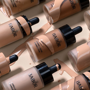 Крем увлажняющий тональный, тон 03 ванильно-персиковый / Hydra Liquid Foundation Peach Vanilla 30 мл