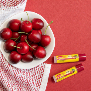 Бальзам для губ со вкусом вишни стик / Everyday Protecting Lip Balm Cherry Stick 4,25гр