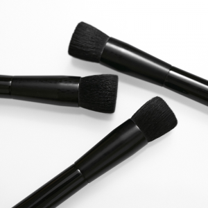 Кисть T01 для нанесения тона / Makeup Artist Brush 1 шт