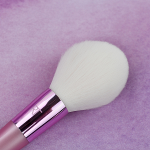 Кисть для пудры / Cashmere Dreams Powder Brush